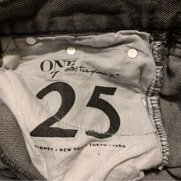 One Teaspoon Gray Shorts 25 Intentional distressed, ripped, rolled up hem - Picture 8 of 11